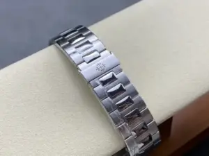 Replica Patek Philippe Nautilus 5711 111P 001 40MM Replica Watch - Image 4