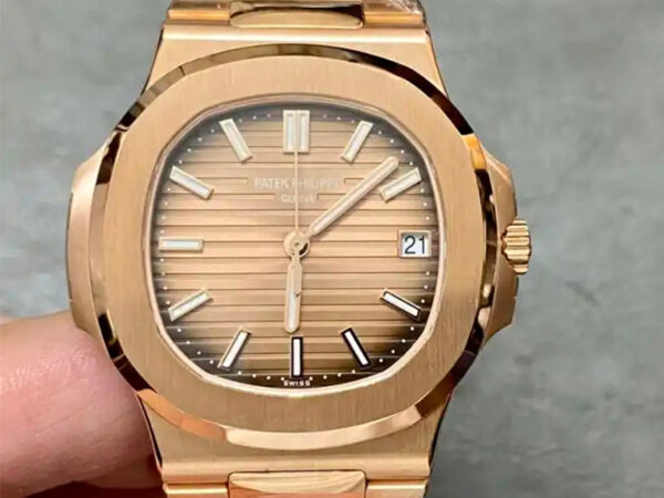 Replica Patek Philippe Nautilus 5711 1R 001 40MM Replica Watch