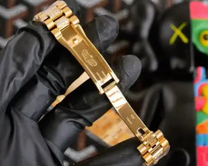 Replica Rolex Day-Date 118388 Champagne Diamond Dial Yellow Gold 36MM Unisex Watch - Image 5