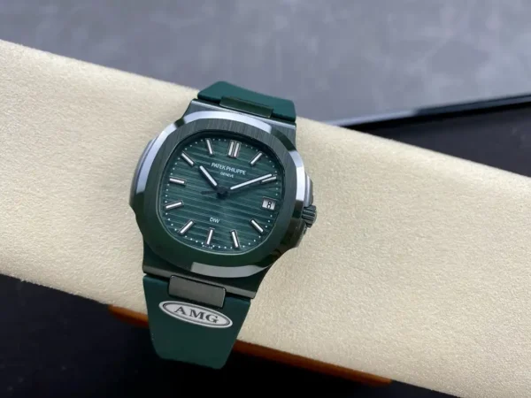 Replica Patek Philippe Nautilus Green Rubber Green Dial 5711 40MM Watch