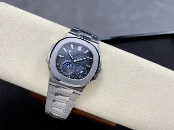 Replica Patek Philippe Nautilus 5712 1A 001 40mm Mens Watch