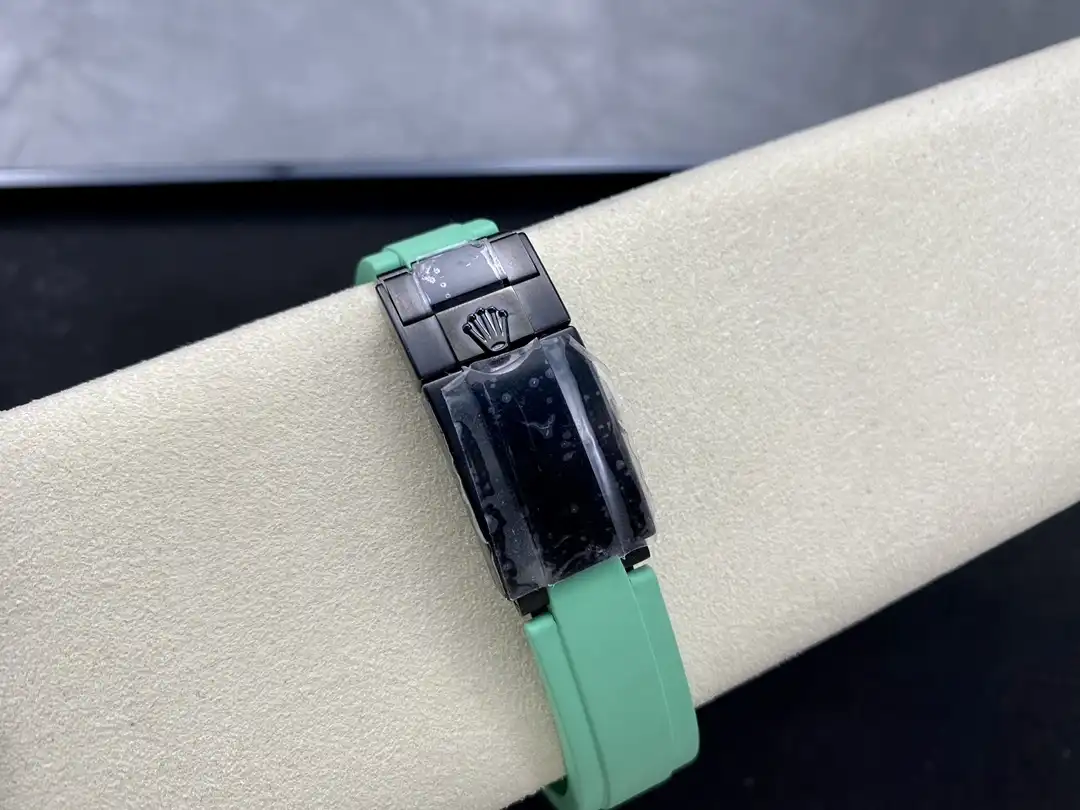 Replica Rolex Daytona PVD Ceramic Bezel GET Best Edition Green Rubber Strap - Image 6