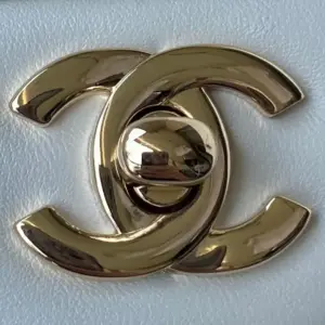 Replica Chanel Mini Flap Bag With Top Handle Lambskin Gold-Tone Metal - Image 4