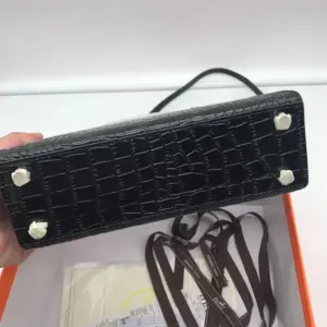 Hermes-22cm-Kelly-Bag-Crocodile-Stripe-Handbag-Black-With-Silver-_8