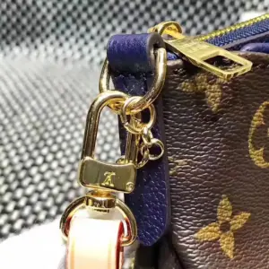 Replica Louis Vuitton Pallas Clutch Bleu Marine - Image 3
