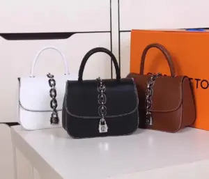 Replica Louis Vuitton Chain it Bag Pistache - Image 2