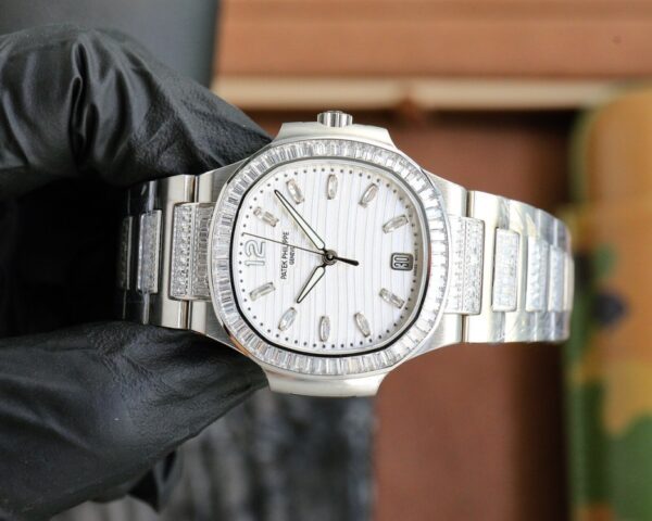 Replica Patek Philippe Nautilus Ladies White Gold Diamond Bezel 7118