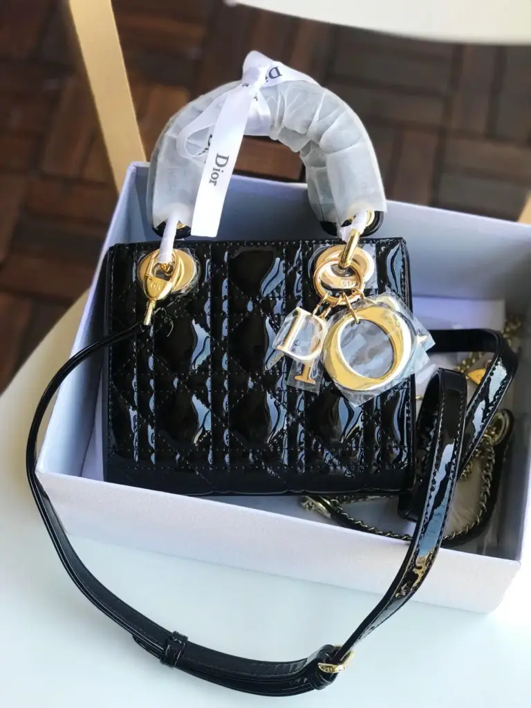 Replica-Mini-Lady-Dior-bag-with-Chain-in-Black-Patent-Cannage-Calfskin-Gold-Tone-Metal_1
