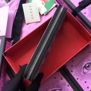 Replica Gucci Angry Cat Print GG Supreme Zip Around Wallet - Image 3