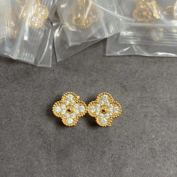 Replica Vintage Alhambra earrings rose gold Full Diamond