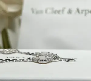 Replica Vintage Alhambra long bracelet 5 motifs Shell Silver - Image 4