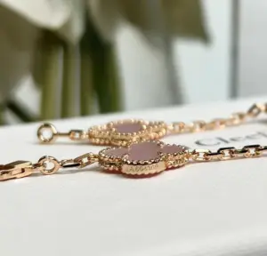 Replica Vintage Alhambra bracelet 5 motifs Pink Natural Fritillaria - Image 2