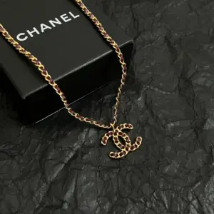 Replica Chanel CC style necklace Red Black and body Gold - Image 8