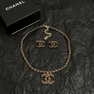 Replica Chanel CC style necklace Red Black and body Gold - Image 6