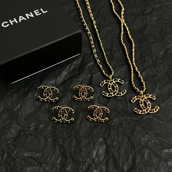 Replica Chanel CC style necklace Red Black and body Gold