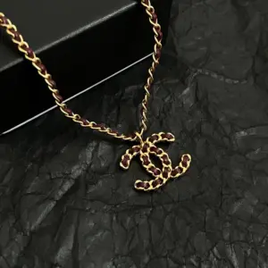 Replica Chanel CC style necklace Red Black and body Gold - Image 3