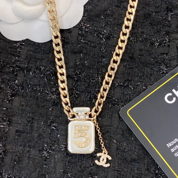 Replica Chanel Chanel 22ss Perfect Spring and Summer No.5 perfume Bottle Necklace