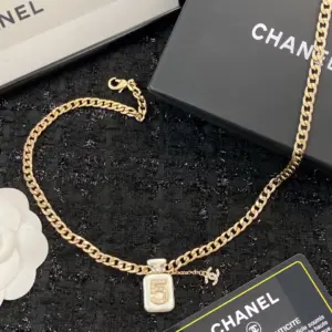 Replica Chanel Chanel 22ss Perfect Spring and Summer No.5 perfume Bottle Necklace - Image 4