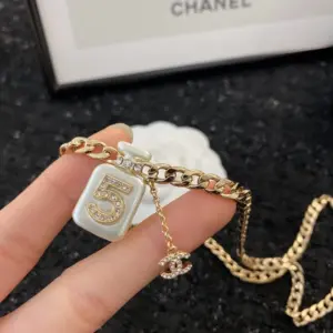 Replica Chanel Chanel 22ss Perfect Spring and Summer No.5 perfume Bottle Necklace - Image 3