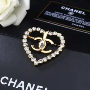 Replica Chanel Border set with diamonds and large gemstones CC brooch - Image 4