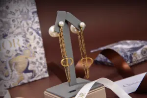 Replica Dior CD pearl earrings With brass chain - Image 3