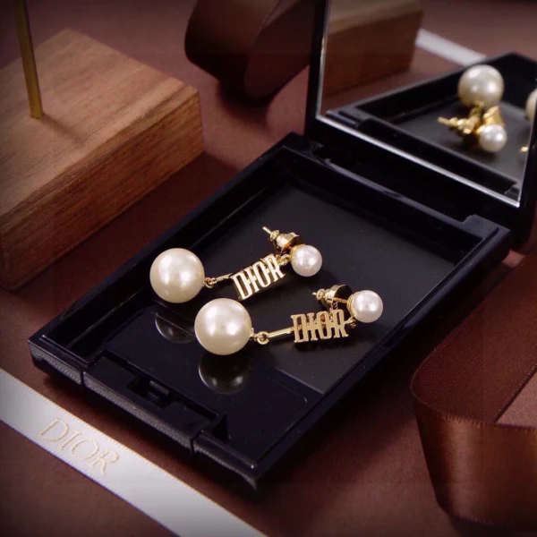 Replica Dior Large pearl pendant with DIOR letter tag earrings