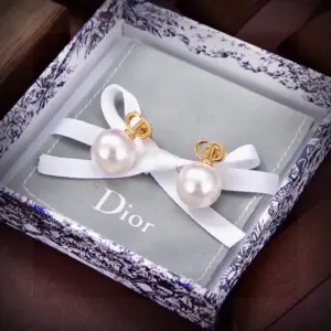 Replica Dior Individual natural large pearl white earrings - Image 2