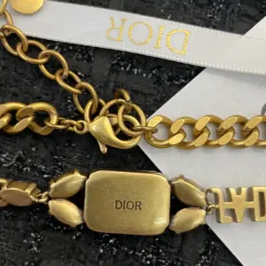 Replica Dior Big pink rhinestones four small white diamonds gold chain Necklace - Image 5