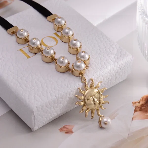 Replica Dior Toile de Jouy Soleil necklace Sunflower pendant with natural pearls