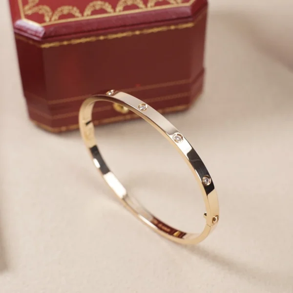 Replica Cartier Narrow Ten Diamond Love Couple Bracelet ‮ Handmade ‬