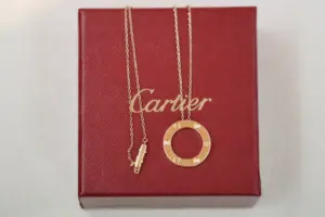 Replica Cartier Rose Gold Round Clavicle Necklace Three Diamonds - Image 5