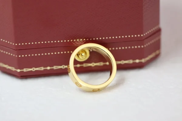 Replica Cartier LOVE series gold diamond-free narrow ring