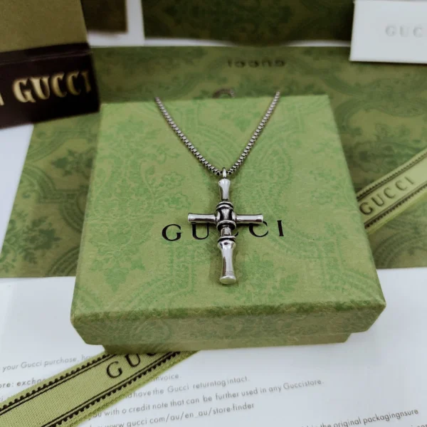 Repica Gucci Retro Personalized Cross Necklace Silver